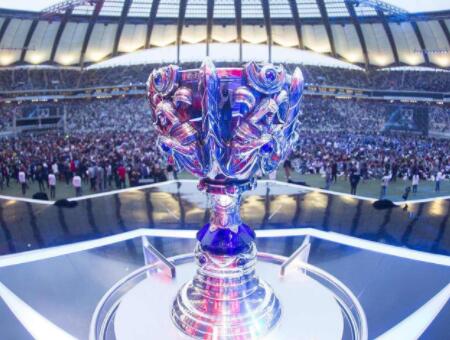 替补上场时 替补上场时